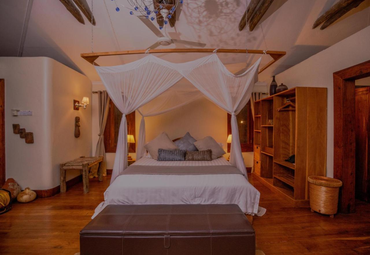 Escarpment Luxury Lodge Manyara Мто-ва-Мбу Екстер'єр фото