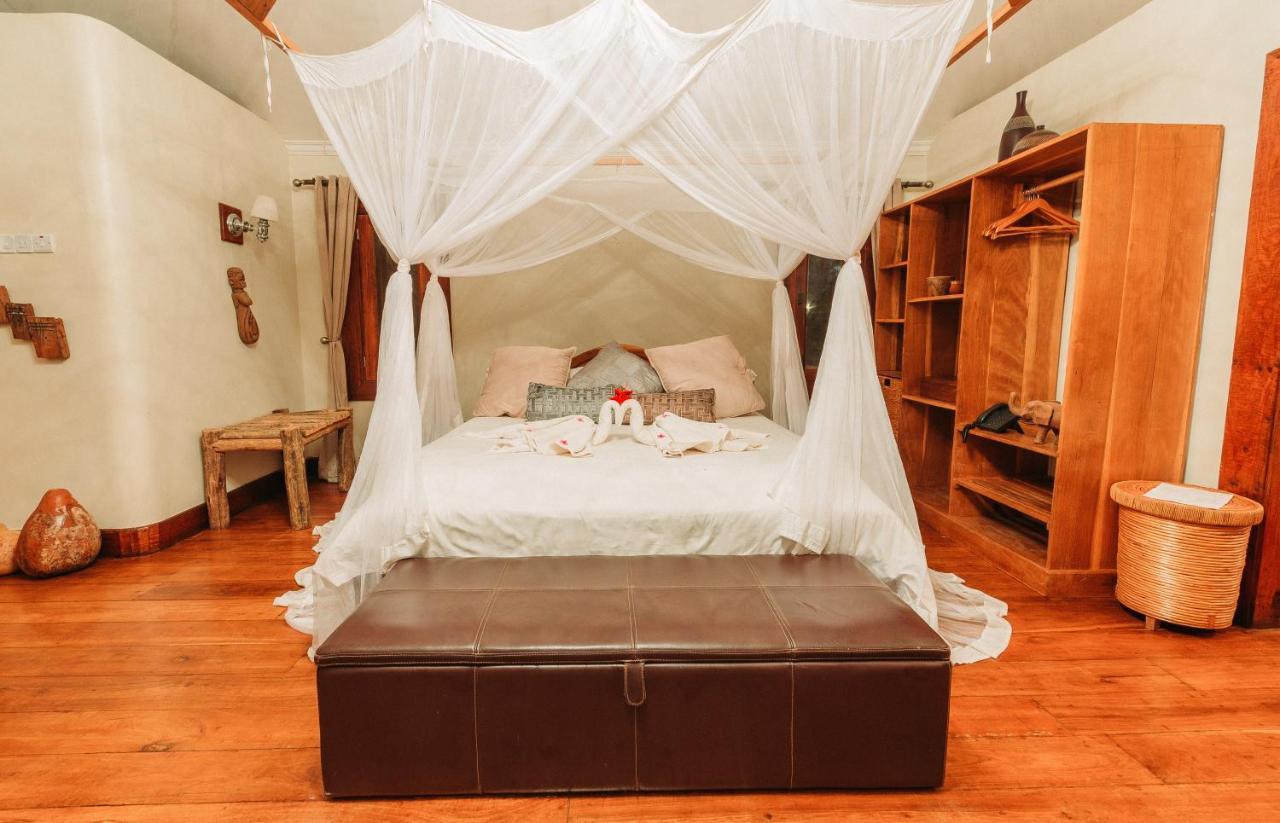 Escarpment Luxury Lodge Manyara Мто-ва-Мбу Екстер'єр фото