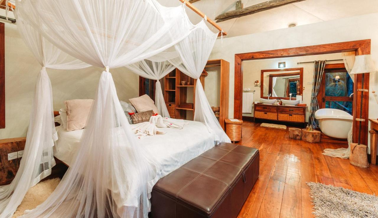 Escarpment Luxury Lodge Manyara Мто-ва-Мбу Екстер'єр фото